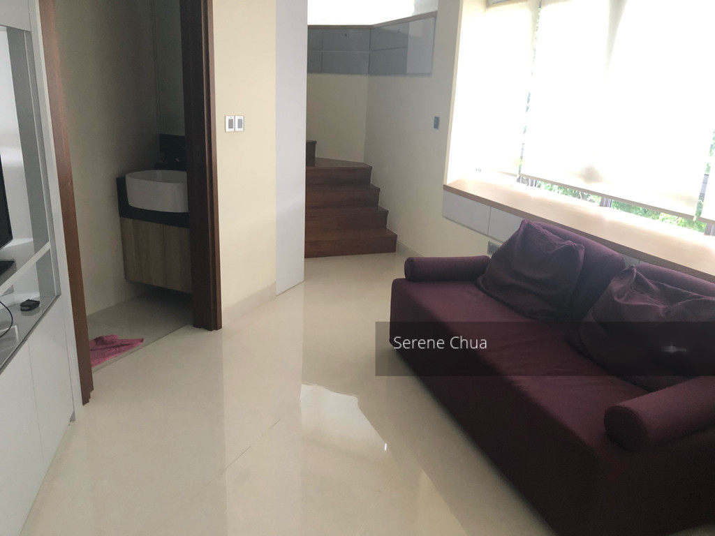 Alexis thumbnail photo